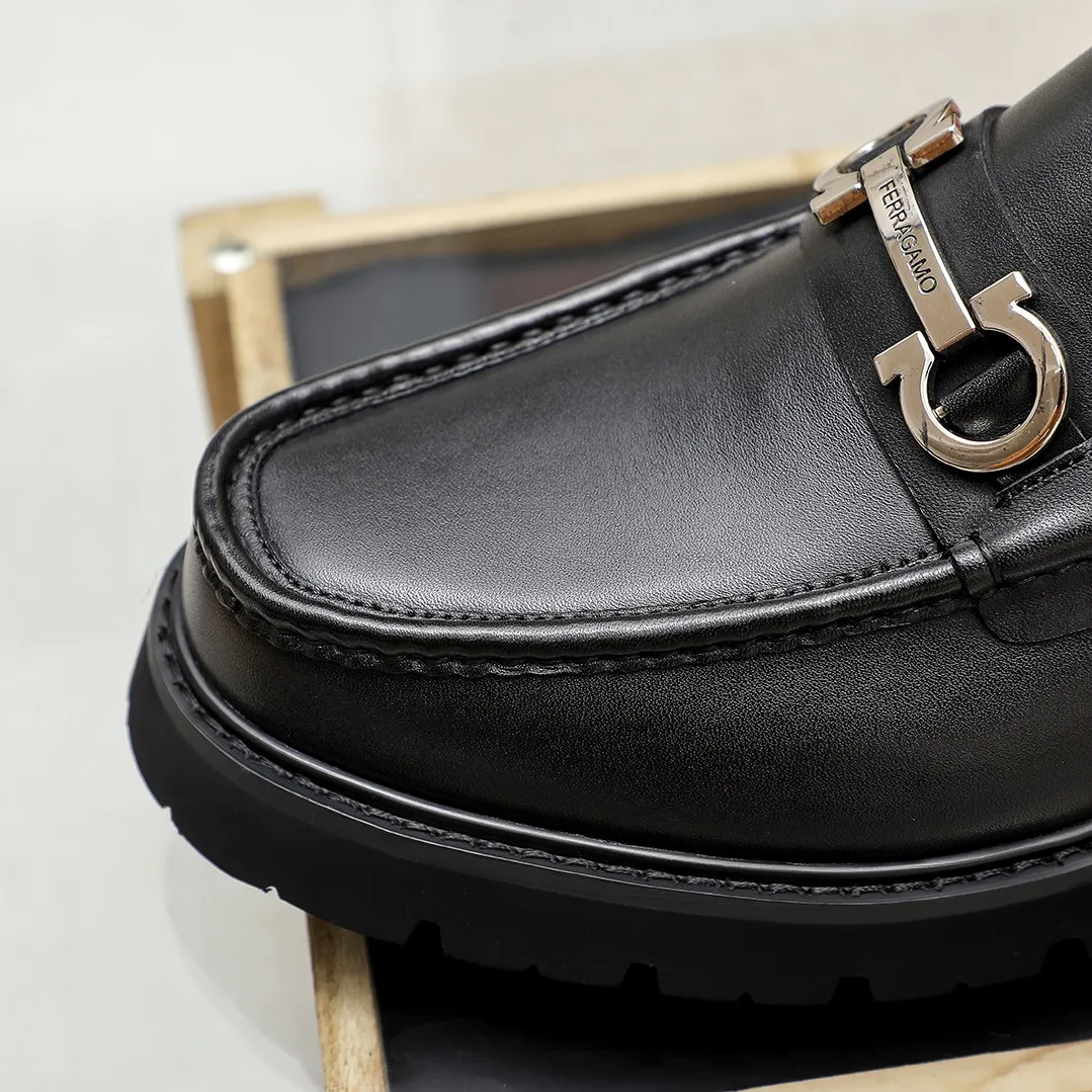 Men's shoes 💰460 🔥Ferragamo's new men's casual slip-on shoes🇨🇳Official website original 1:1 mold, original quality💯Fine workmanship, high-end luxury☘The upper is made of imported Italian first-layer cowhide🌴🐂Leather lining🍓Rubber wear-resistant and non-slip outsole, breathable and comfortable to wear🍍The first choice for high-grade men🍉3 colors available! Code number 38-45……